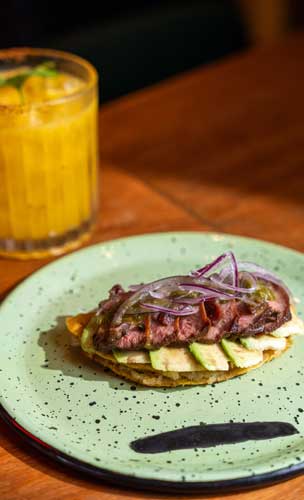 Língua com salsa verde e aliche - Brisa do Barú