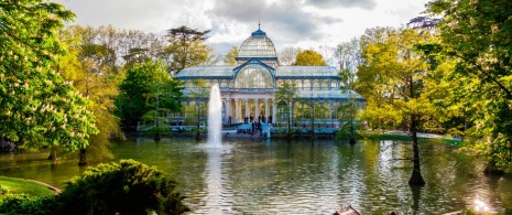 Palacio de Cristal en el Parque del Retiro de Madrid Palacio de Cristal en el Parque del Retiro de Madrid