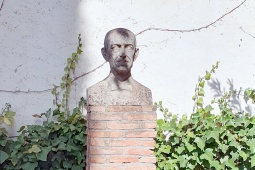 Popiersie Manuela de Falli, Granada
