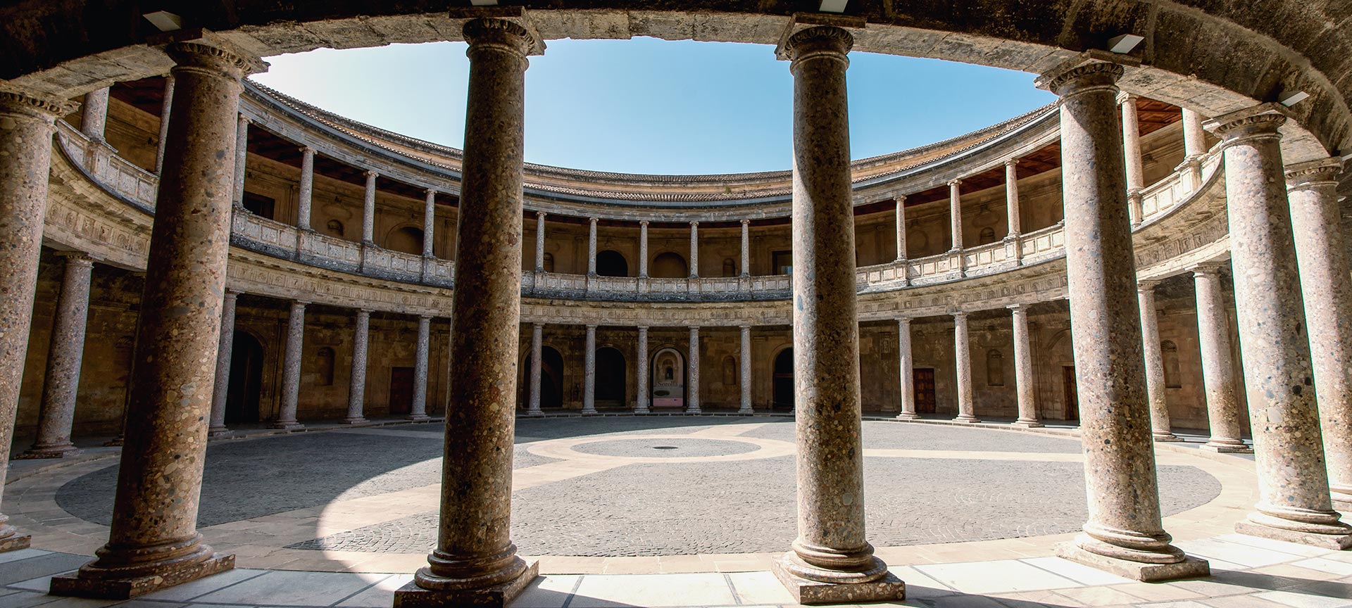 Vista de La Alhambra. Palácio de Carlos V