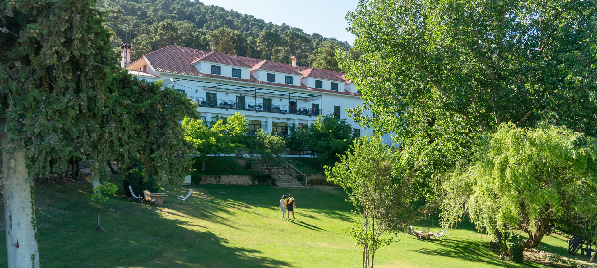 Vista del exterior y entorno del Parador de Cazorla Vista del exterior y entorno del Parador de Cazorla