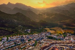 Zahara de la Sierra. Kadyks