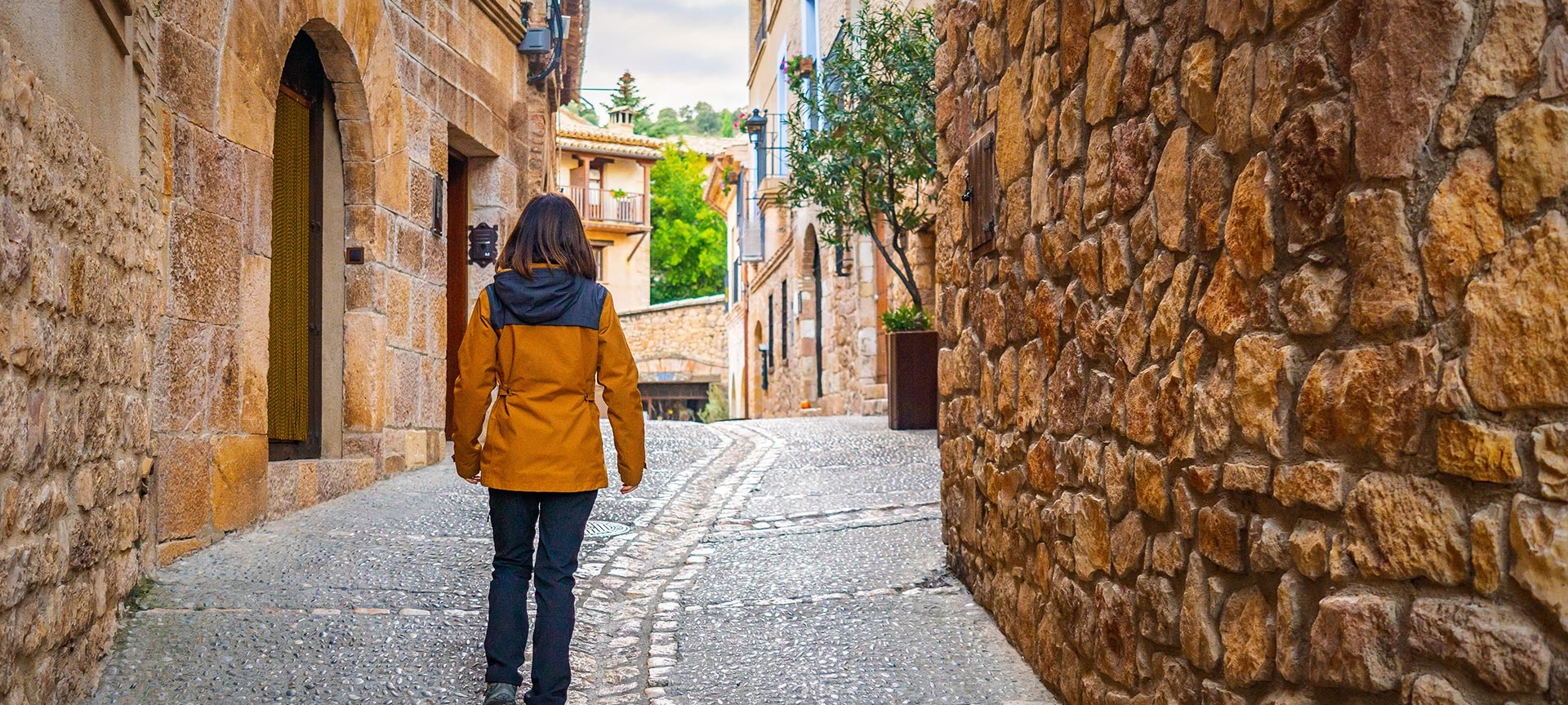 Tourist in Alquézar, Huesca