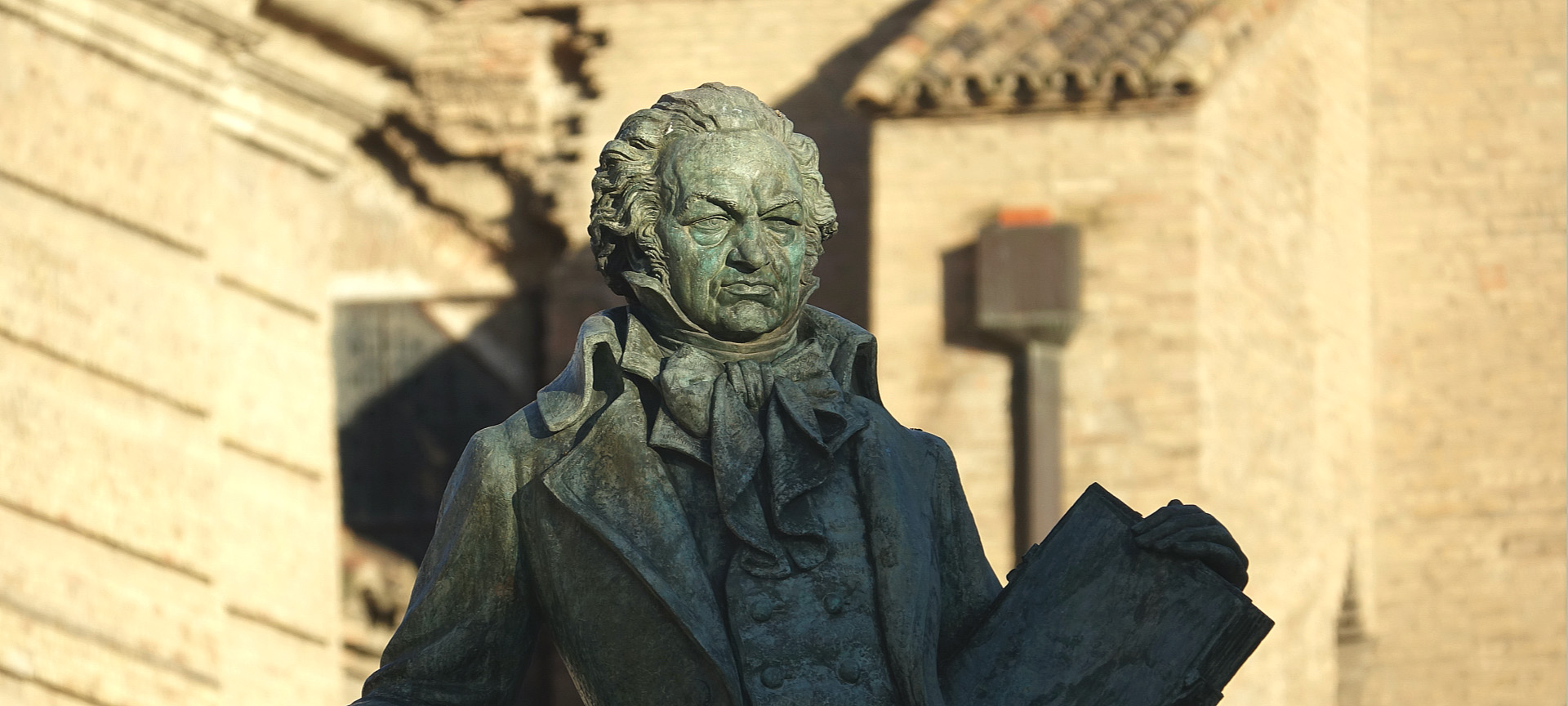 Statue von Francisco de Goya auf der Plaza Nuestra Señora del Pilar in Zaragoza, Aragonien