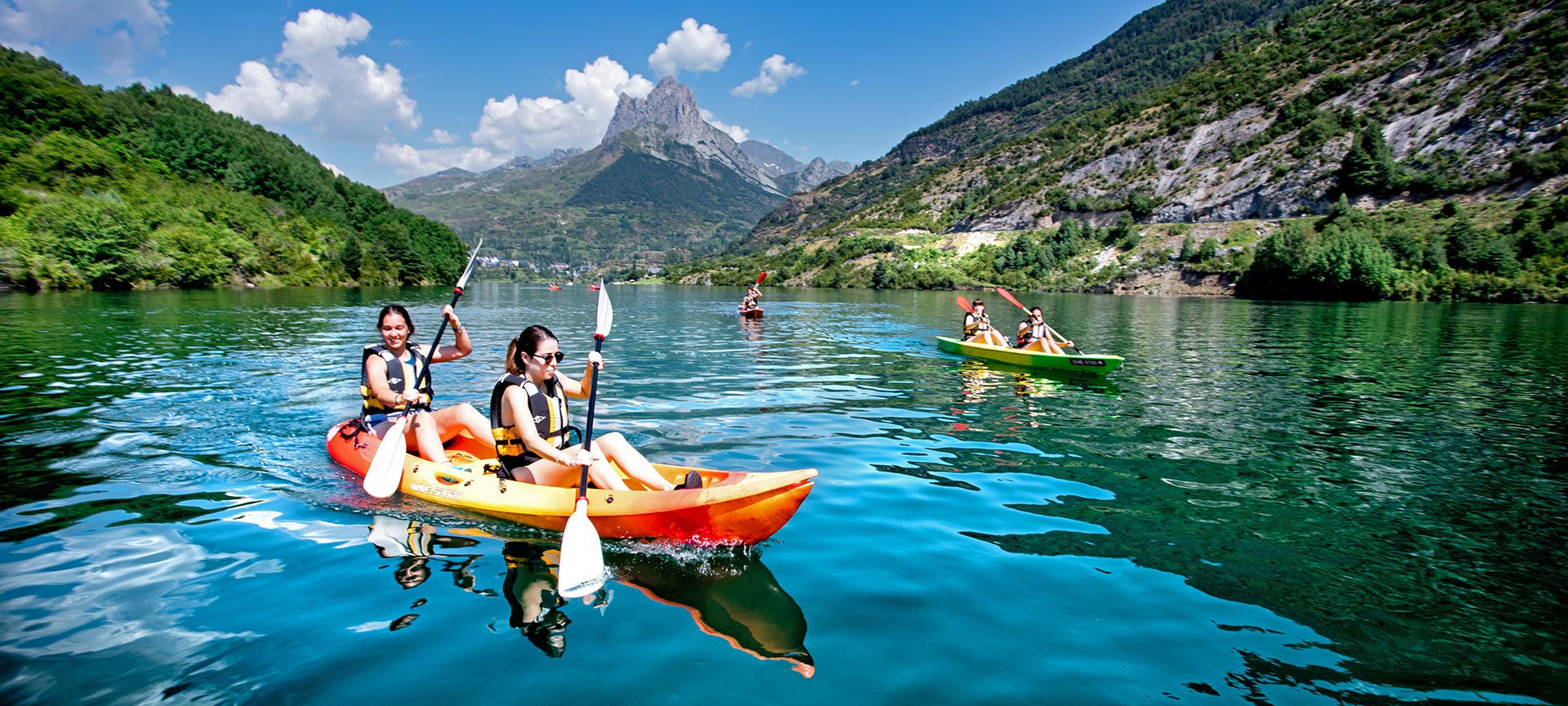  Embalse de Lanuza y turismo deportivo en Sallent de Gállego. Huesca