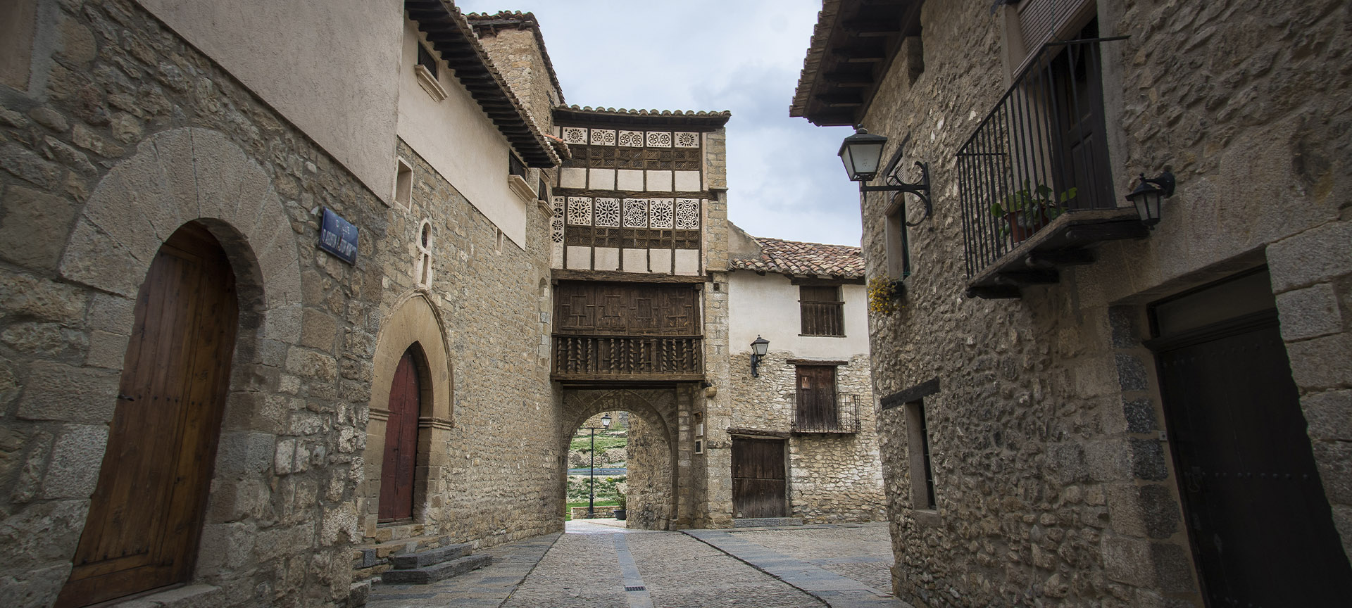 Portal de las Monjas à Mirambel, dans la province de Teruel (Aragon)