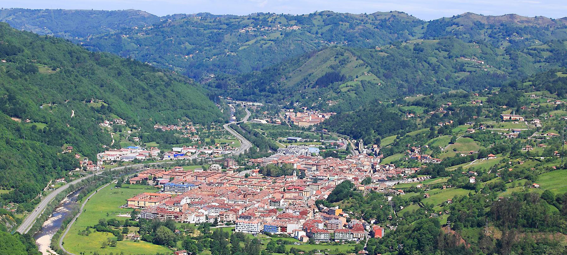 Stadtansicht von Pola de Laviana, Asturien