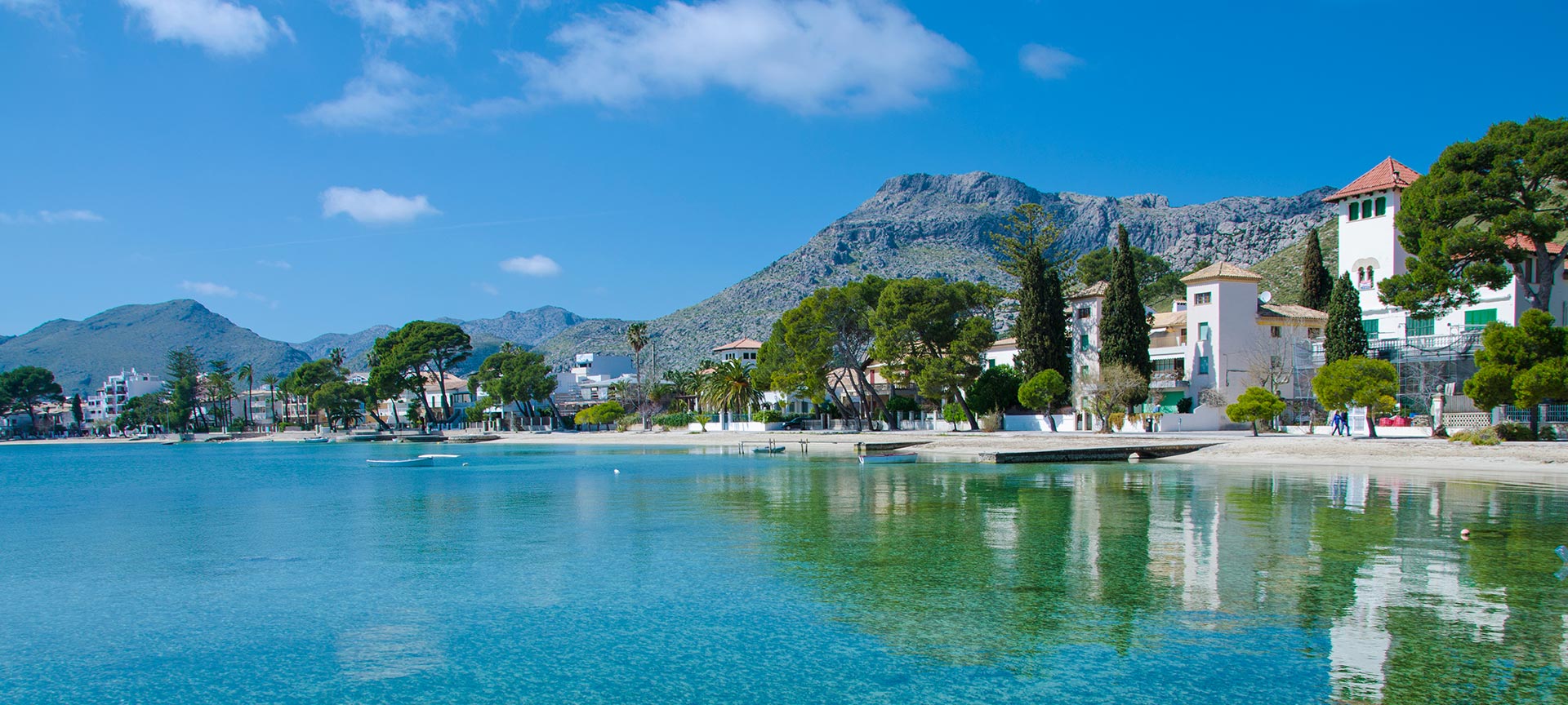 Vista del puerto de Pollença.