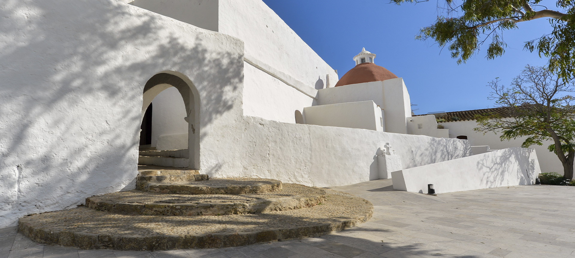 La célèbre église de Santa Eulália, à Ibiza (îles Baléares)