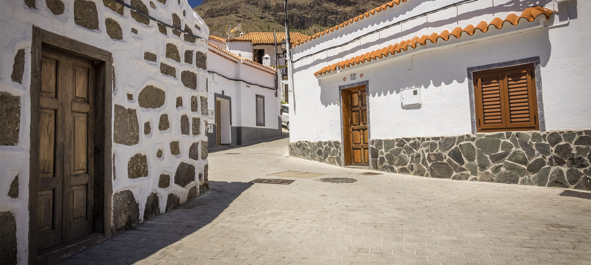 Typowe domki w miejscowości Fataga na wyspie Gran Canaria (Wyspy Kanaryjskie)
