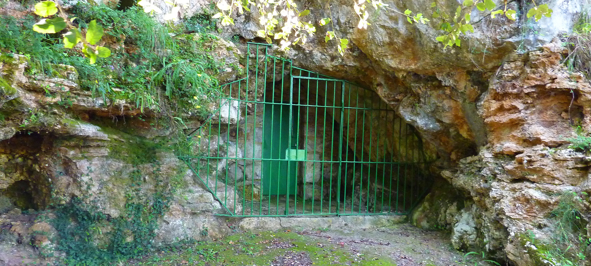 Cueva de Las Chimeneas. Puente Viesgo Cueva de Las Chimeneas. Puente Viesgo