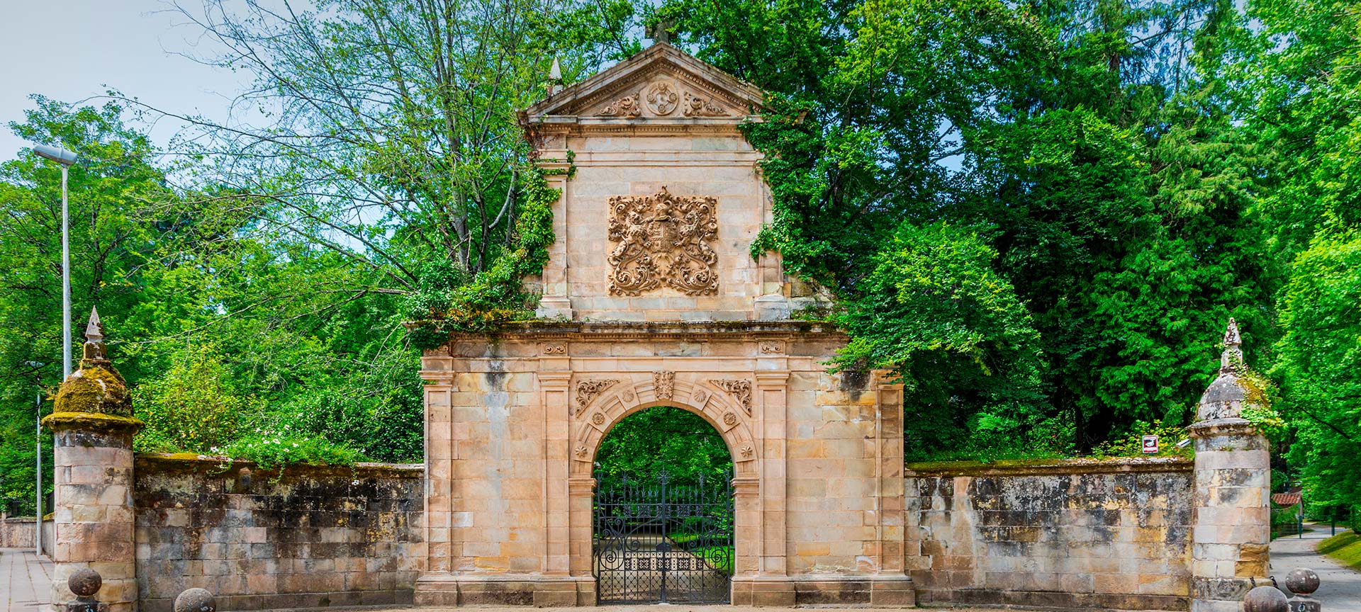 Entrance to the Puente San Miguel Gardens