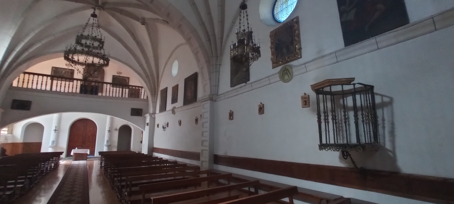 Interior da Ermita de Nuestra Señora de Belén, em Belorado