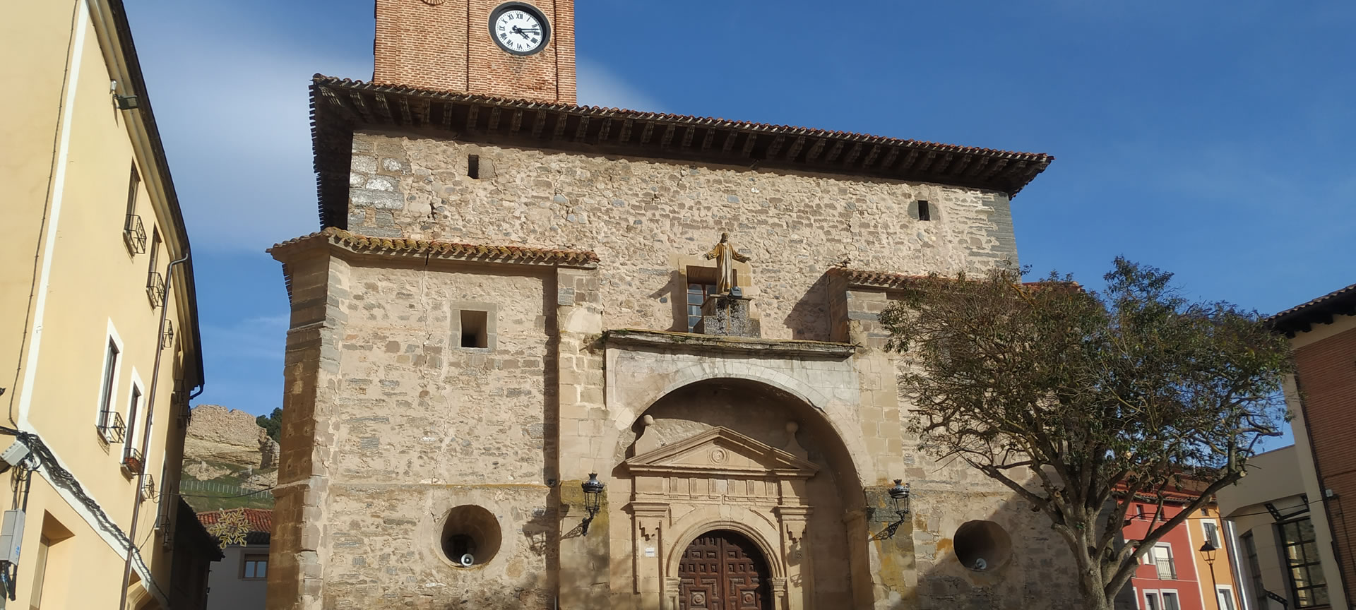 Exterior da Igreja de San Pedro, em Belorado