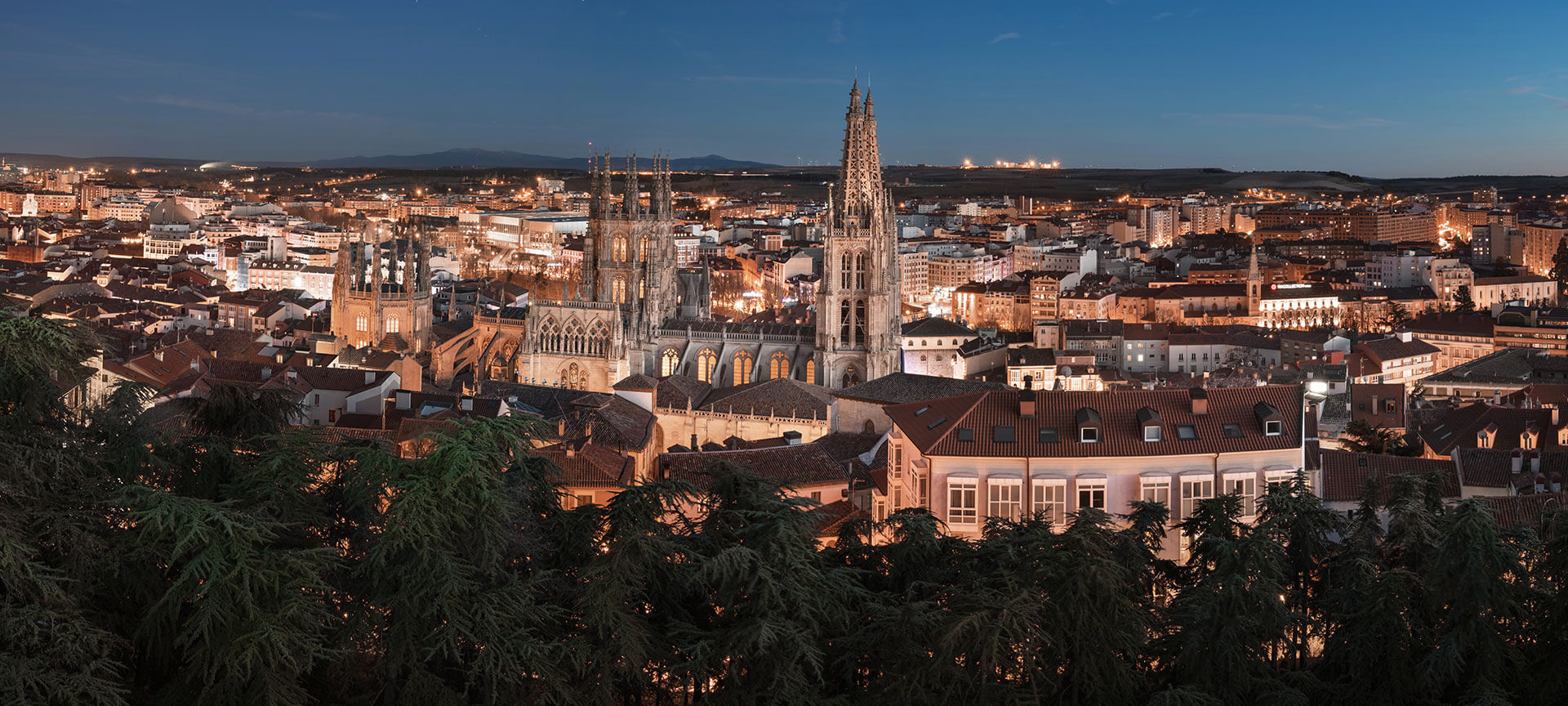 Burgos mit der Kathedrale im Vordergrund