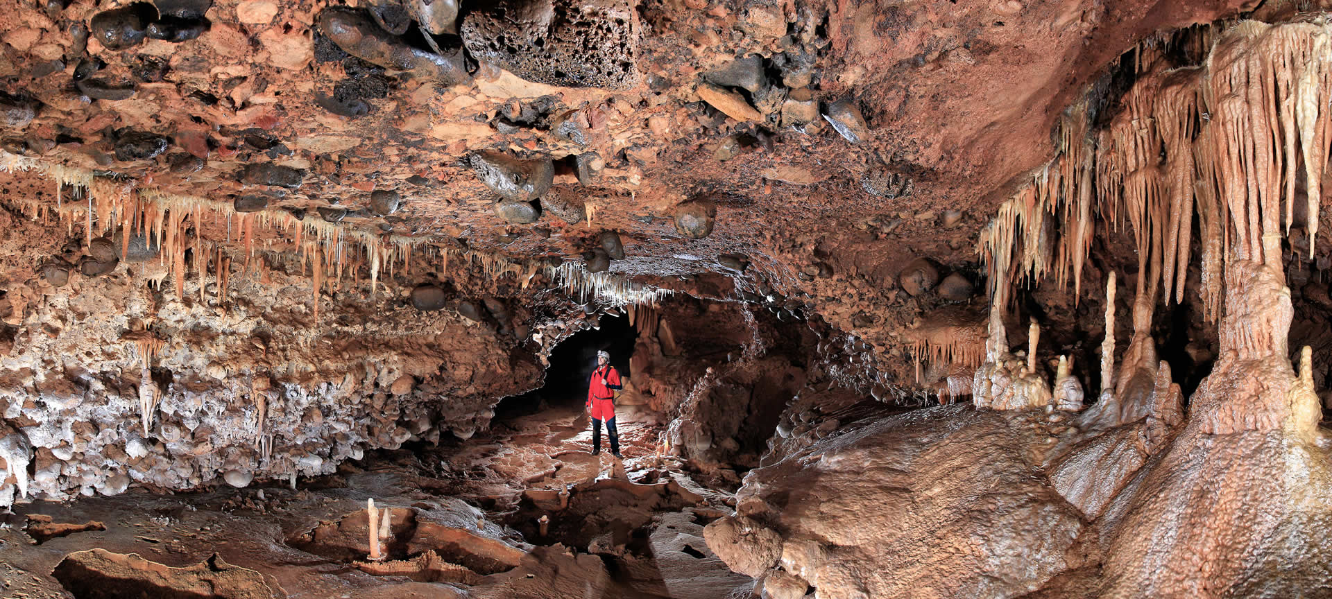 Interno della grotta di Fuentemolinos di Puras de Villafranca, a Belorado
