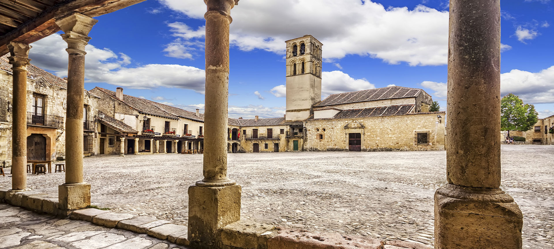 Plaza Mayor de Pedraza, dans la province de Ségovie (Castille-León)