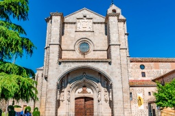 Königliches Kloster Santo Tomás