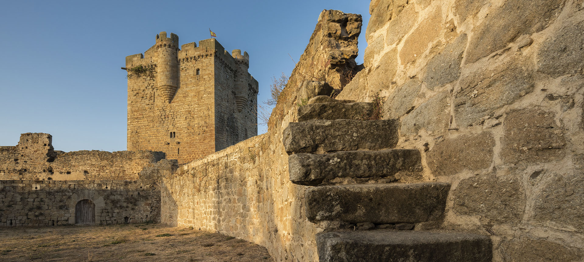 Château de San Felices de los Gallegos (province de Salamanque, Castille-León)