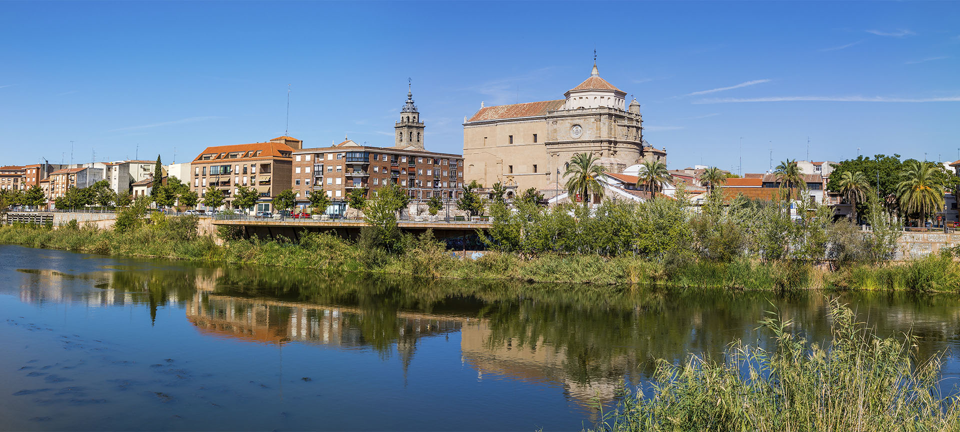 View of the river Tagus on its pass through Talavera de la Reina View of the river Tagus on its pass through Talavera de la Reina