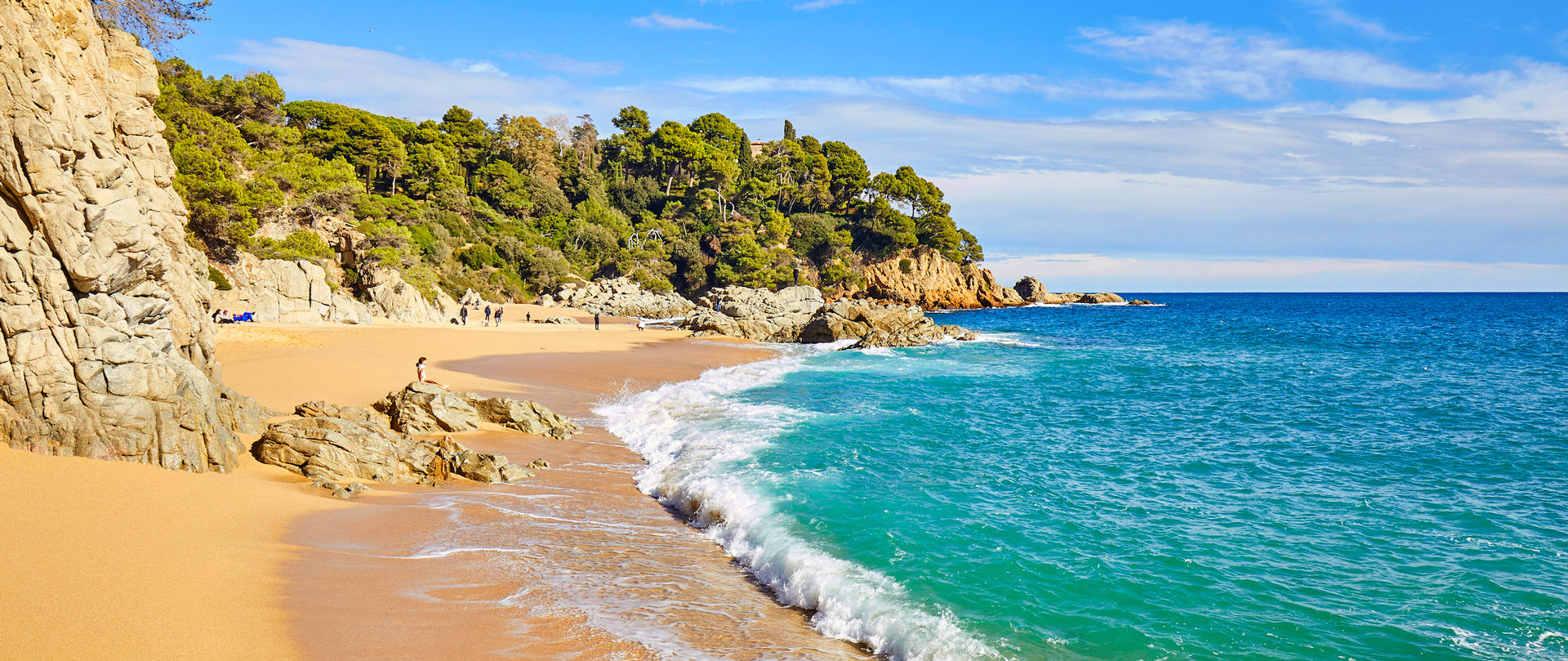 Blick auf die Bucht Sa Boadella in Lloret de Mar in Girona, Katalonien