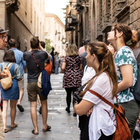 Tourist route in Barcelona's Gothic Quarter