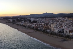 カネット・ダ・マールの空撮（カタルーニャ州バルセロナ）