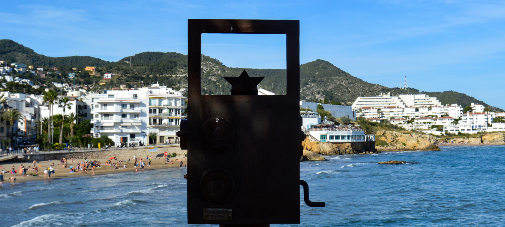 Vista del frente marítimo de Sitges en Barcelona, Cataluña