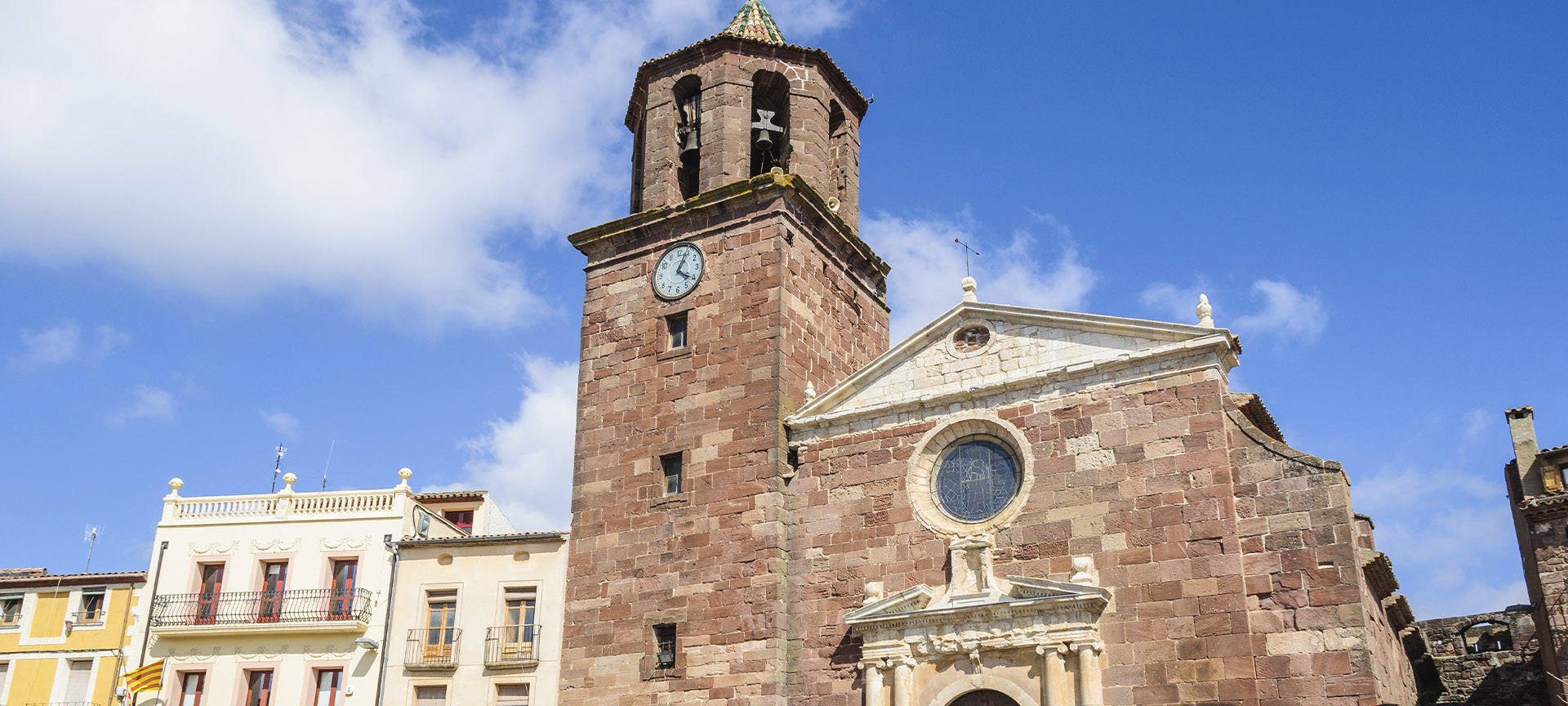 Église Santa María à Prades (province de Tarragone, Catalogne)