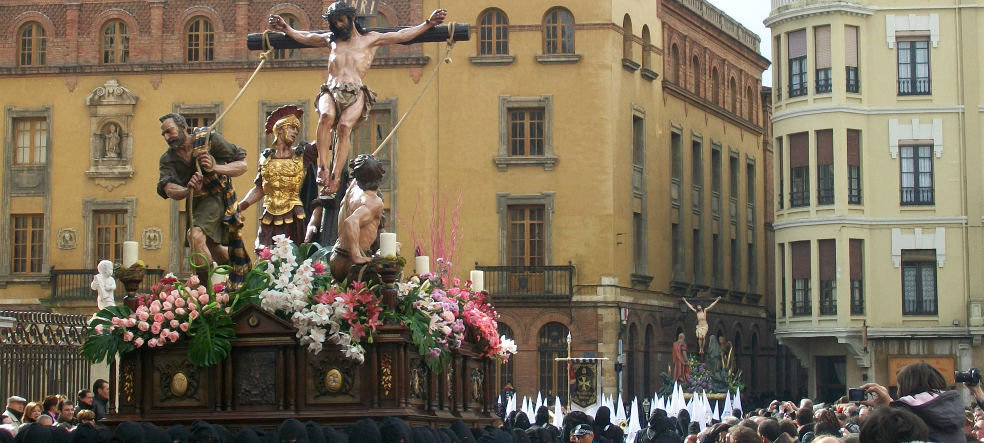 Procession with religious sculptures. Easter Week in León