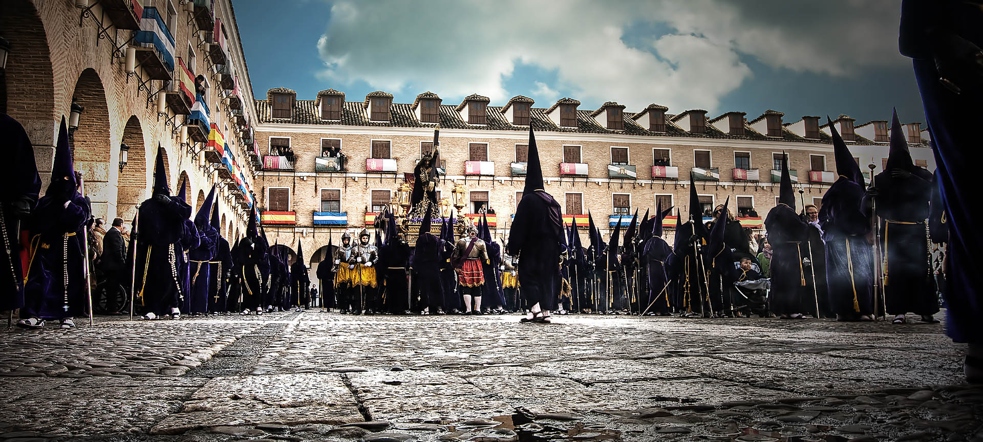 Procesión de la Hermandad de Nuestro Padre Jesús Nazareno en la Semana Santa de Ocaña