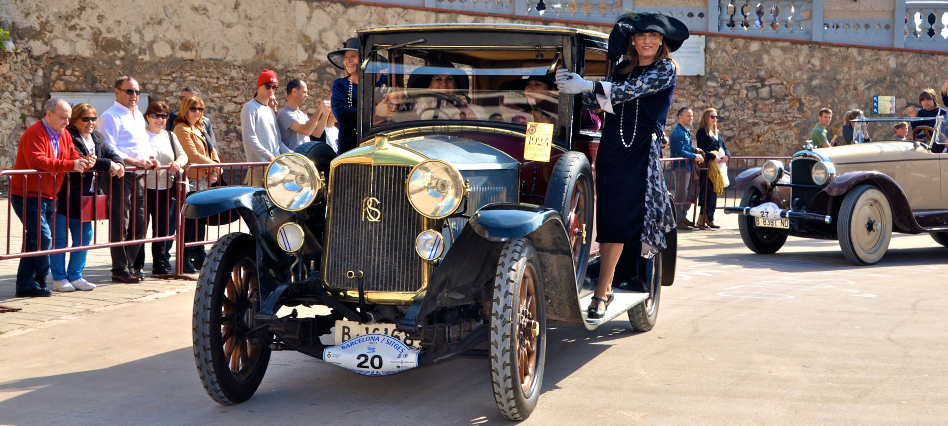 Auto auf der Internationalen Oldtimer-Rallye in Barcelona-Sitges Auto auf der Internationalen Oldtimer-Rallye in Barcelona-Sitges