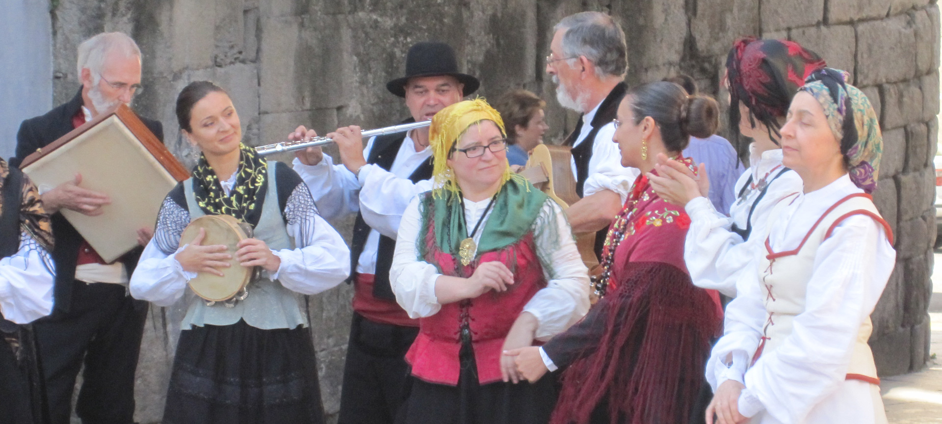 Gruppo folcloristico galiziano durante la festa di San Froilán