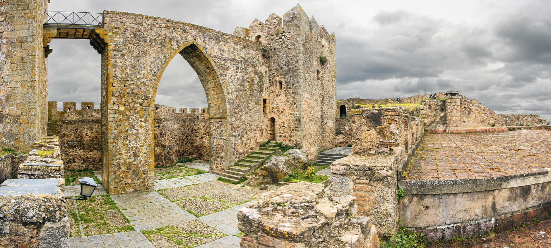 Luna Castle, in Alburquerque (Badajoz, Extremadura)