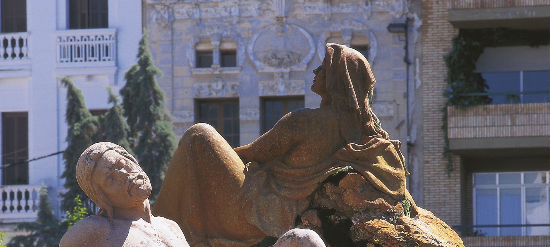 Detalhe do Monumento à Água e à Terra em Dom Benito