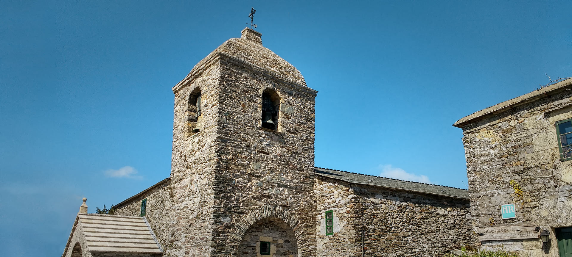 Chiesa di Santa María A Real a O Cebreiro, Galizia