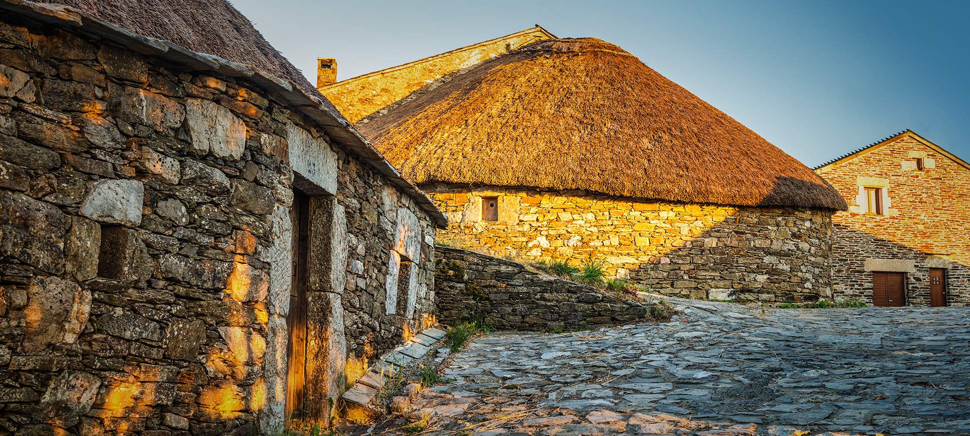 Pallozas in O Cebreiro, Lugo