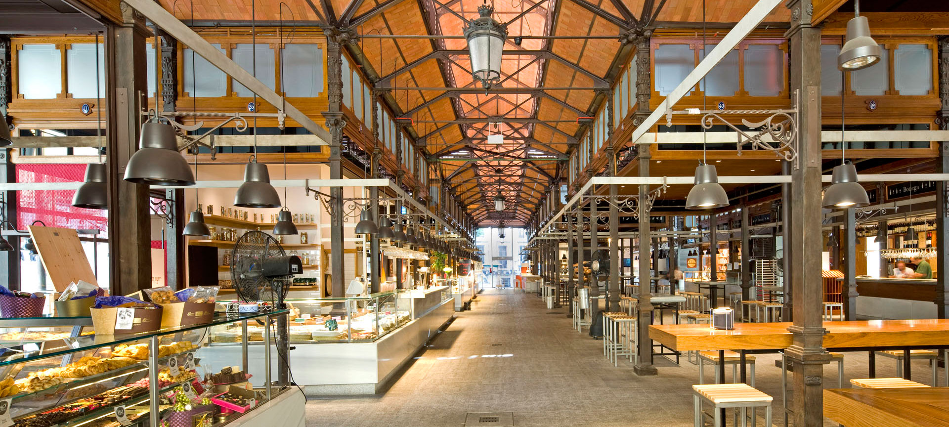 Innenansicht des Mercado San Miguel, Madrid