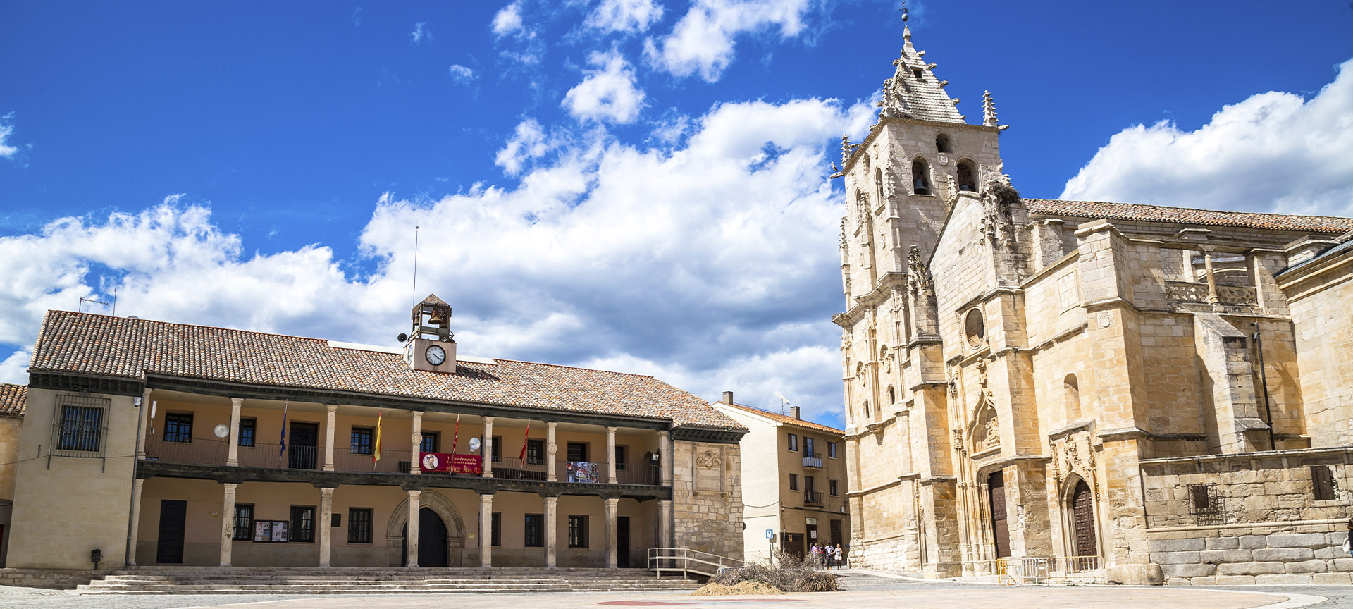 Ayuntamiento e Iglesia de la Magdalena de Torrelaguna (Comunidad de Madrid)