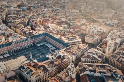 Luftaufnahme von der Plaza Mayor und der Stadt Madrid