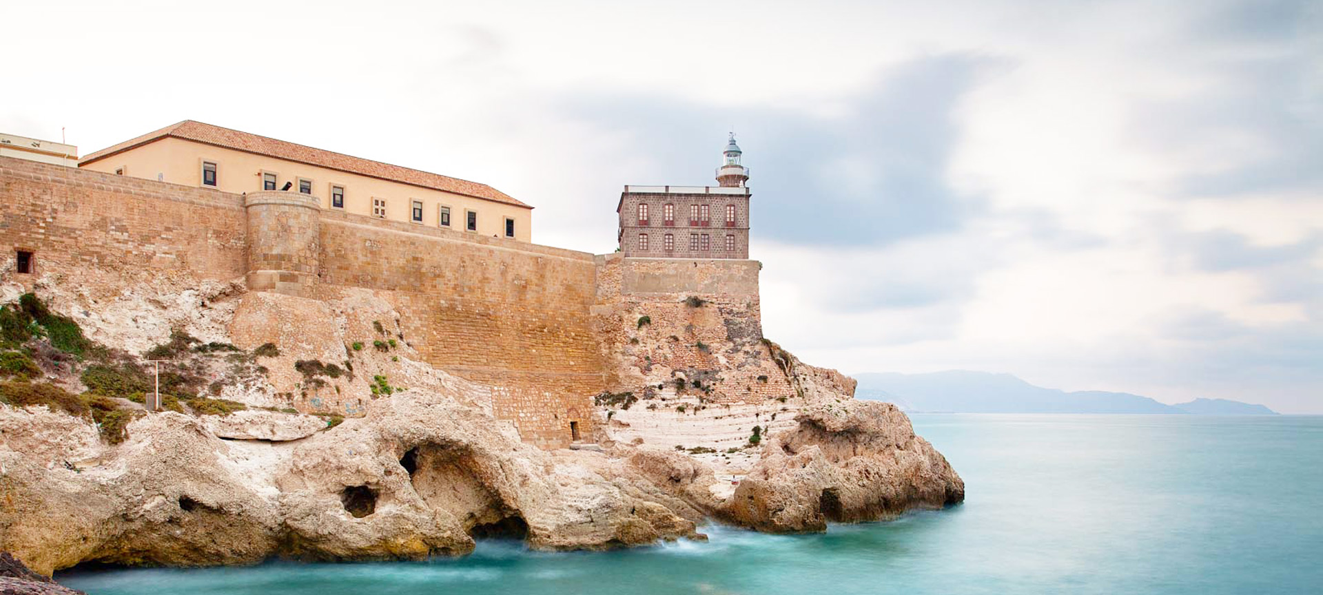 Blick auf den Leuchtturm in La Ciudadela von Melilla