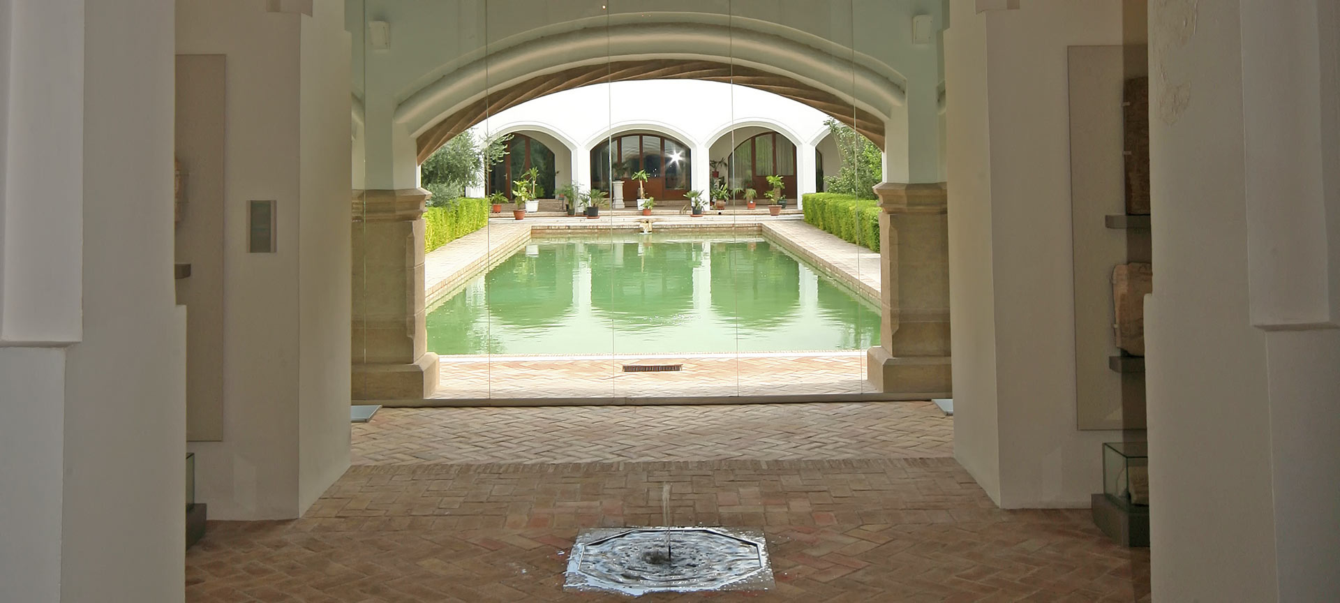 Patio interior del Museo del Monasterio de Santa Clara la Real. Murcia
