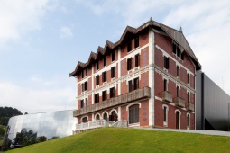 Muzeum Cristóbala Balenciagi w Guetarii w prowincji Gipuzkoa, Kraj Basków