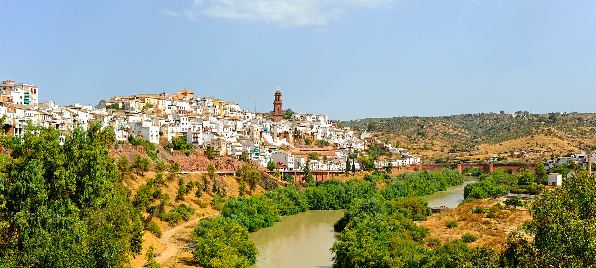 Cidade de Montoro, às margens do rio Guadalquivir