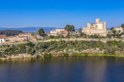 Lac de Foix et château du Castellet, Alt Penedès, province de Barcelone