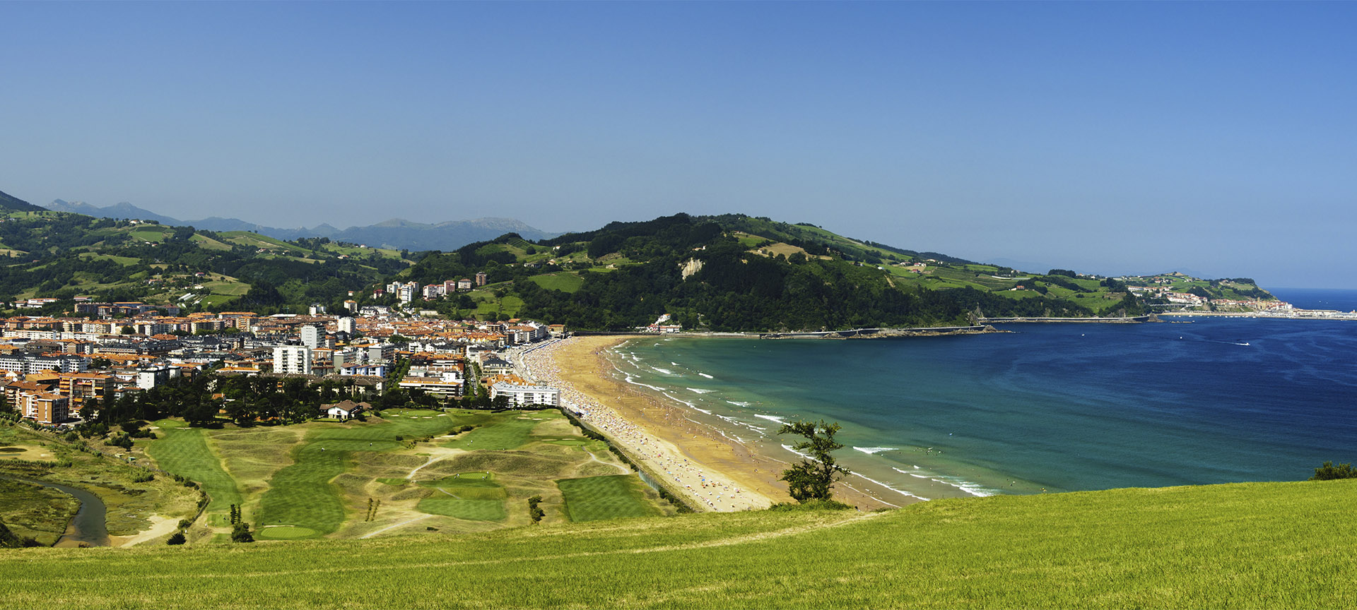 Vue panoramique de Zarautz (province de Guipuscoa, Pays basque)