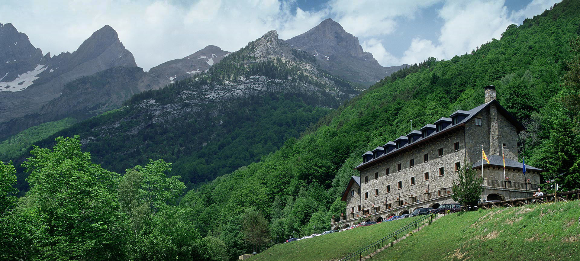 Vista externa do Parador de Bielsa