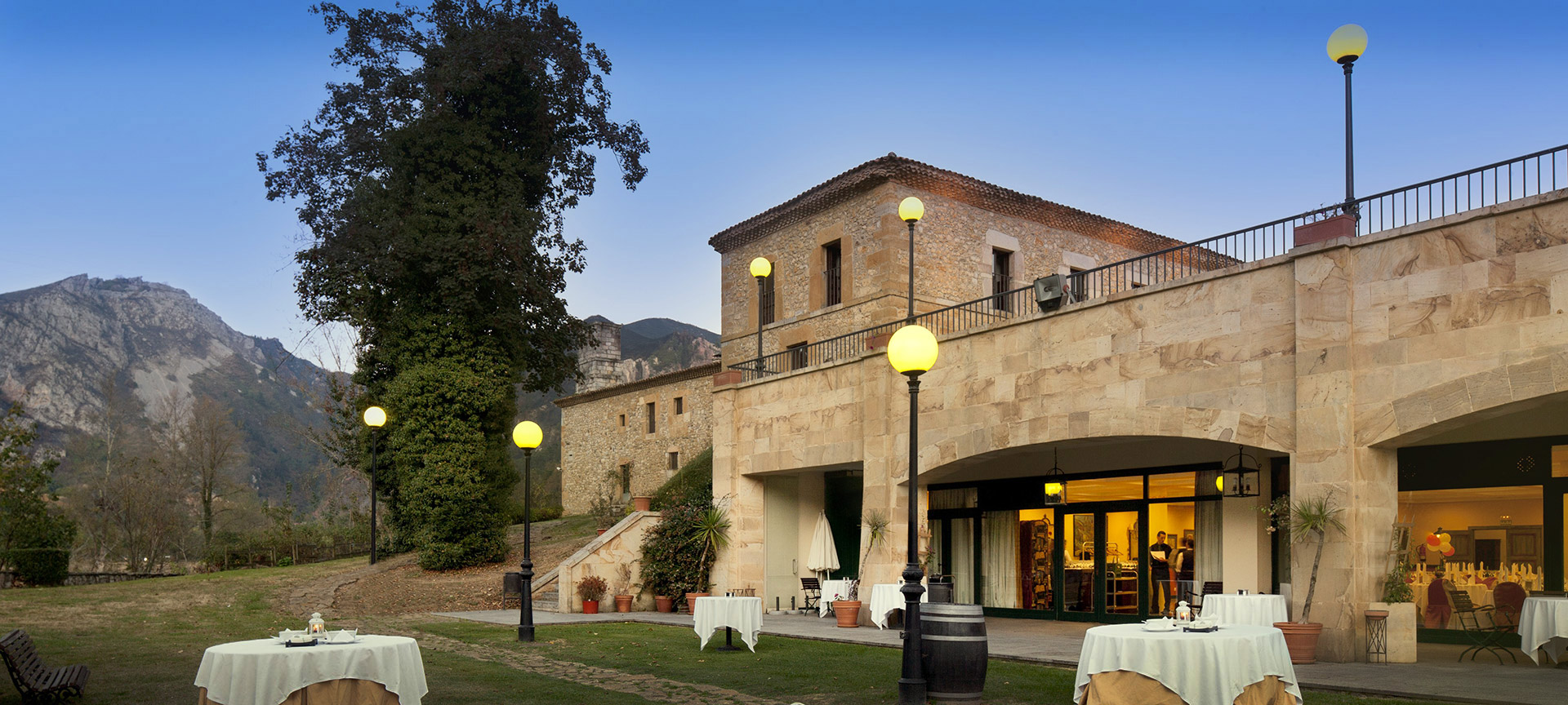 Parador de Cangas de Onís の外観