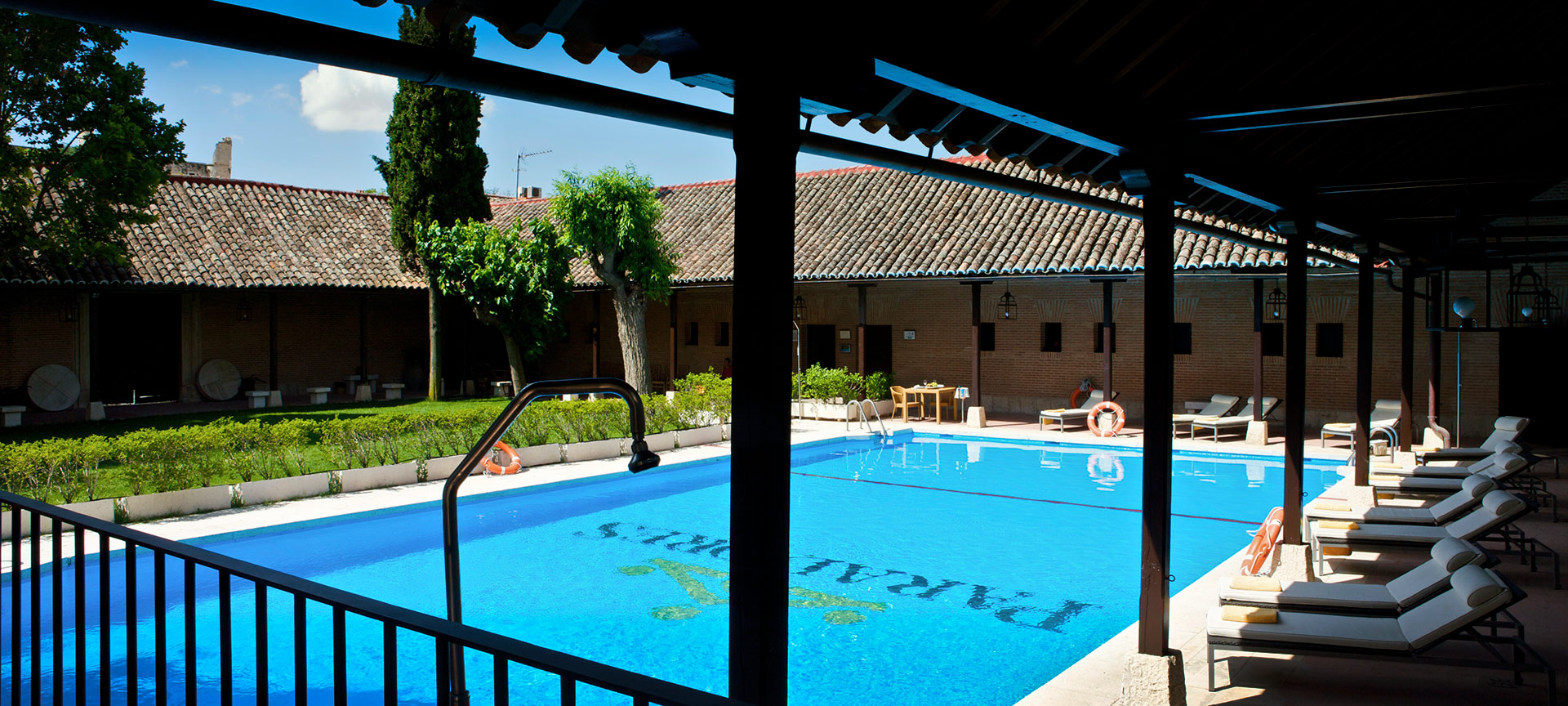 Swimmingpool des Parador de Chinchón