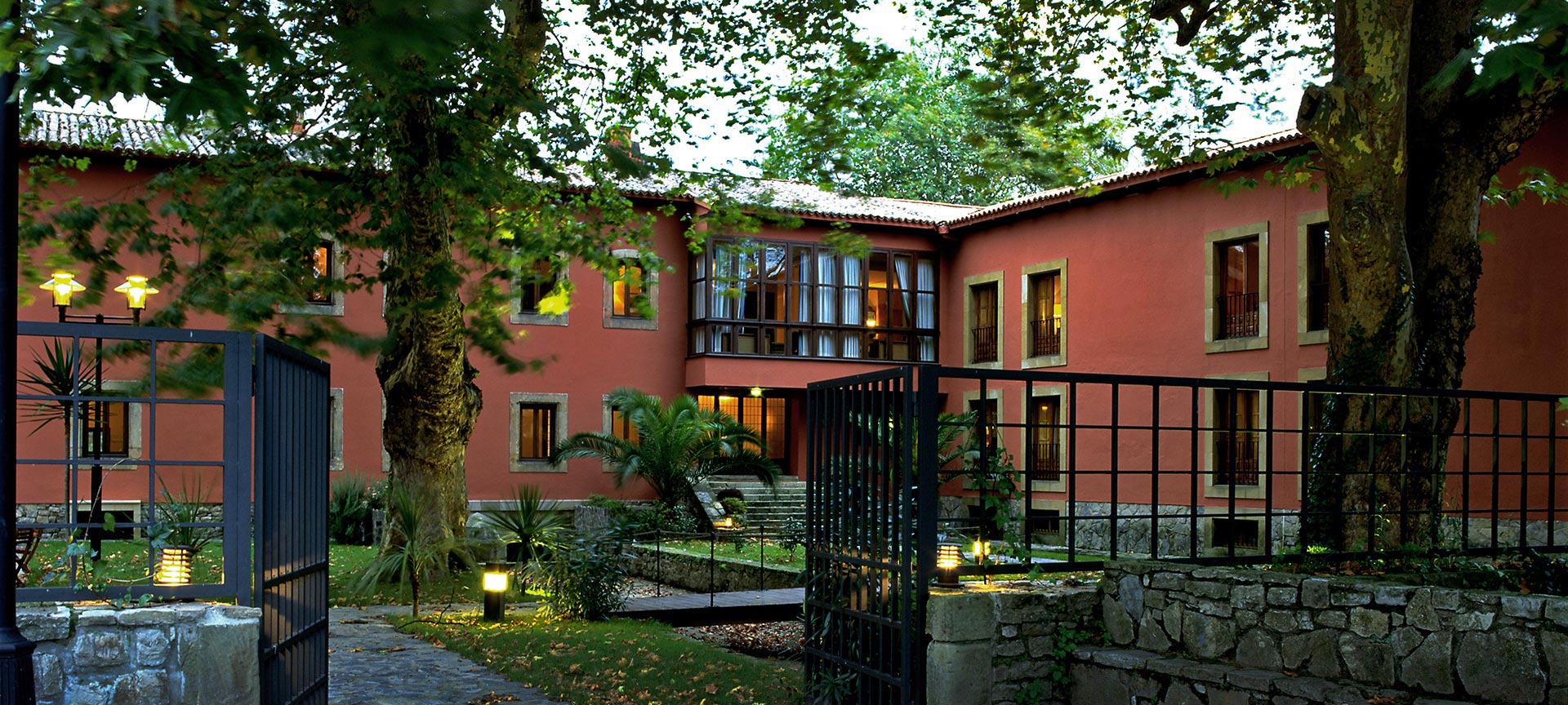 Parador de Gijón, widok z zewnątrz